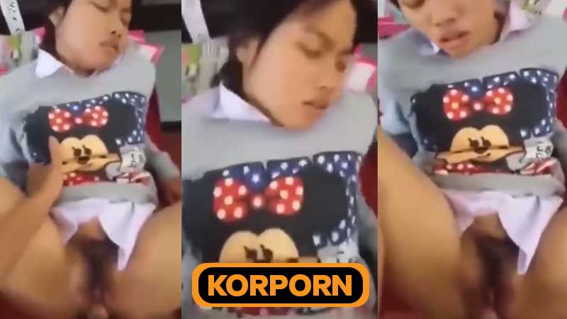 คลิปหลุดนักเรียน เย็ดหีเพื่อนสาว โดนเย็ดสดคาห้องเรียน XXX ถลกกระโปรงเสียบควยเย็ดหี หีนักเรียนฟิตๆกระแทกจนน้ำหีแฉะ เสียวจัด